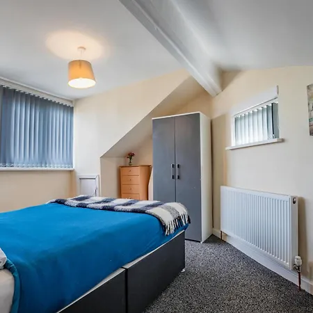 Holiday home Host & - Park Cliffe House